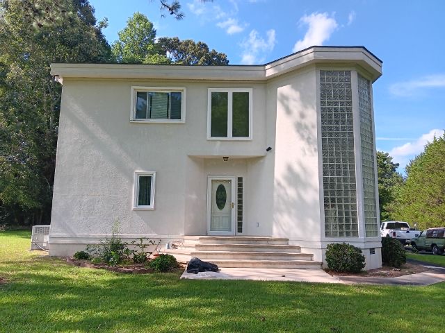 Revived A Beautiful Stucco Home in Decatur, Alabama